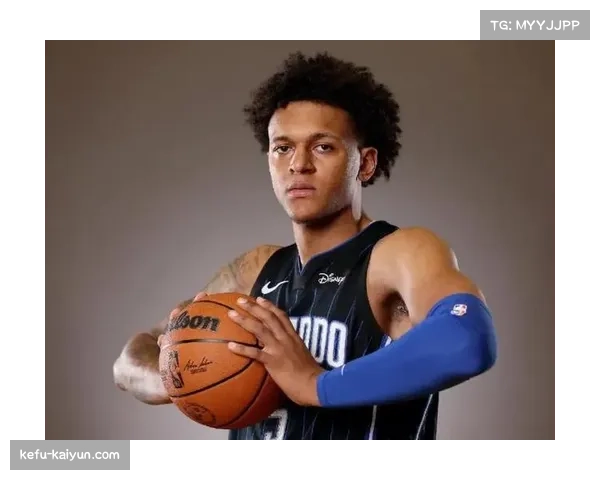 魔术班凯罗33分率队大胜雄鹿 主场130-91狂胜展现年轻核心成长